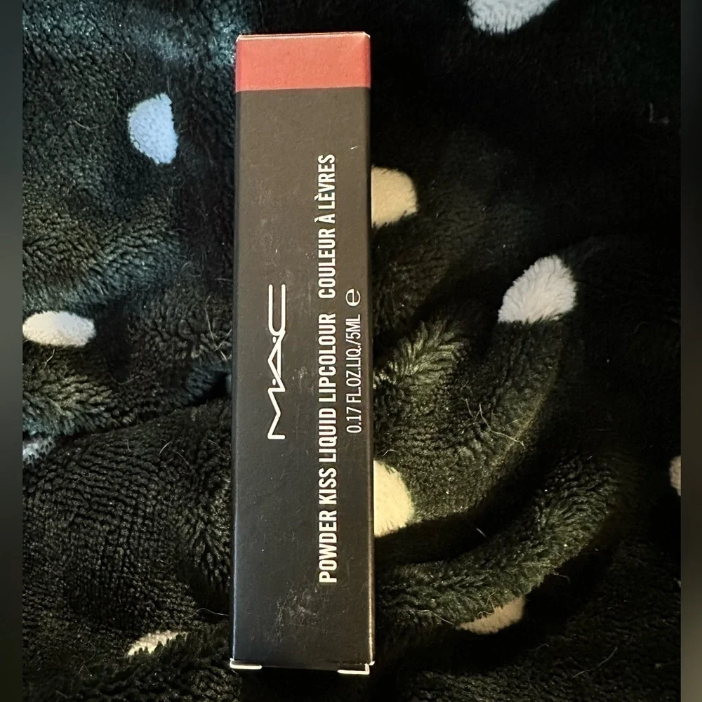 MAC POWDER KISS LIQUID LIPCOLOUR-Fashion Sweetie